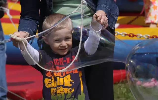 Gmina Stegna. W piątek, 2 czerwca gminny festyn z okazji Dnia Dziecka odbędzie się na terenie Zespołu Szkolno-Przedszkolnego w Drewnicy. Początek imprezy zaplanowano o godzinie 9.00.