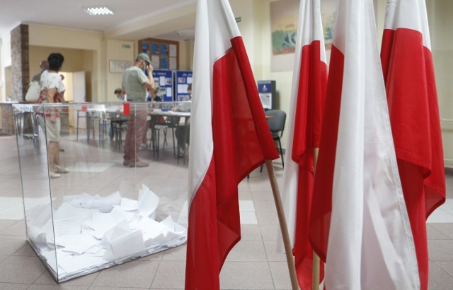 Prawie połowa mieszkańców powiatu już oddała głosy.