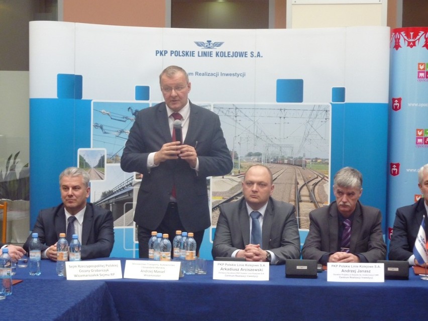 Porozumienie w sprawie budowy peronu Opoczno Płd. podpisane. Inwestycja będzie gotowa w grudniu 2014