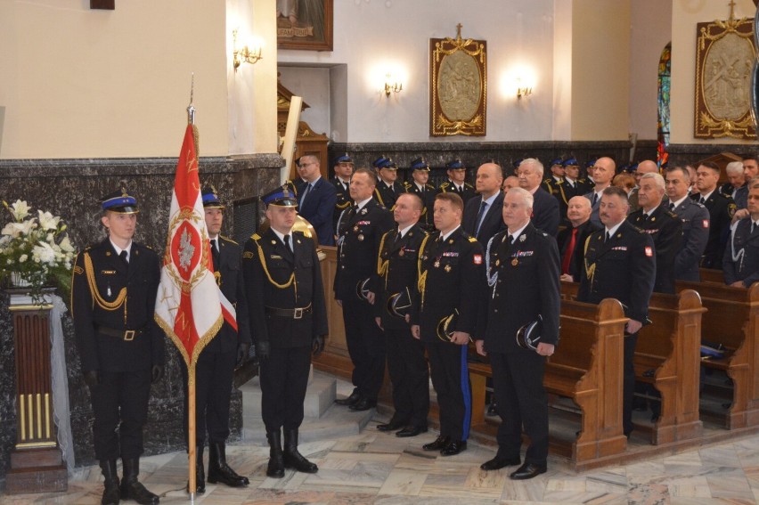 Dzień Strażaka w Radomiu. Uroczyste msza i apel. Wręczono odznaczenia. Zobaczcie zdjęcia