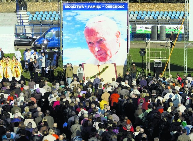 Co roku na stadionie spotykają się setki wałbrzyszan