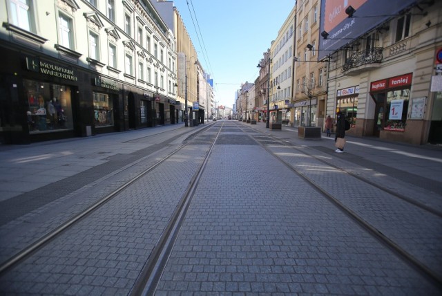 Koronawirus: Katowice, Chorzów - miasta opustoszały.


Zobacz kolejne zdjęcia. Przesuwaj zdjęcia w prawo - naciśnij strzałkę lub przycisk NASTĘPNE