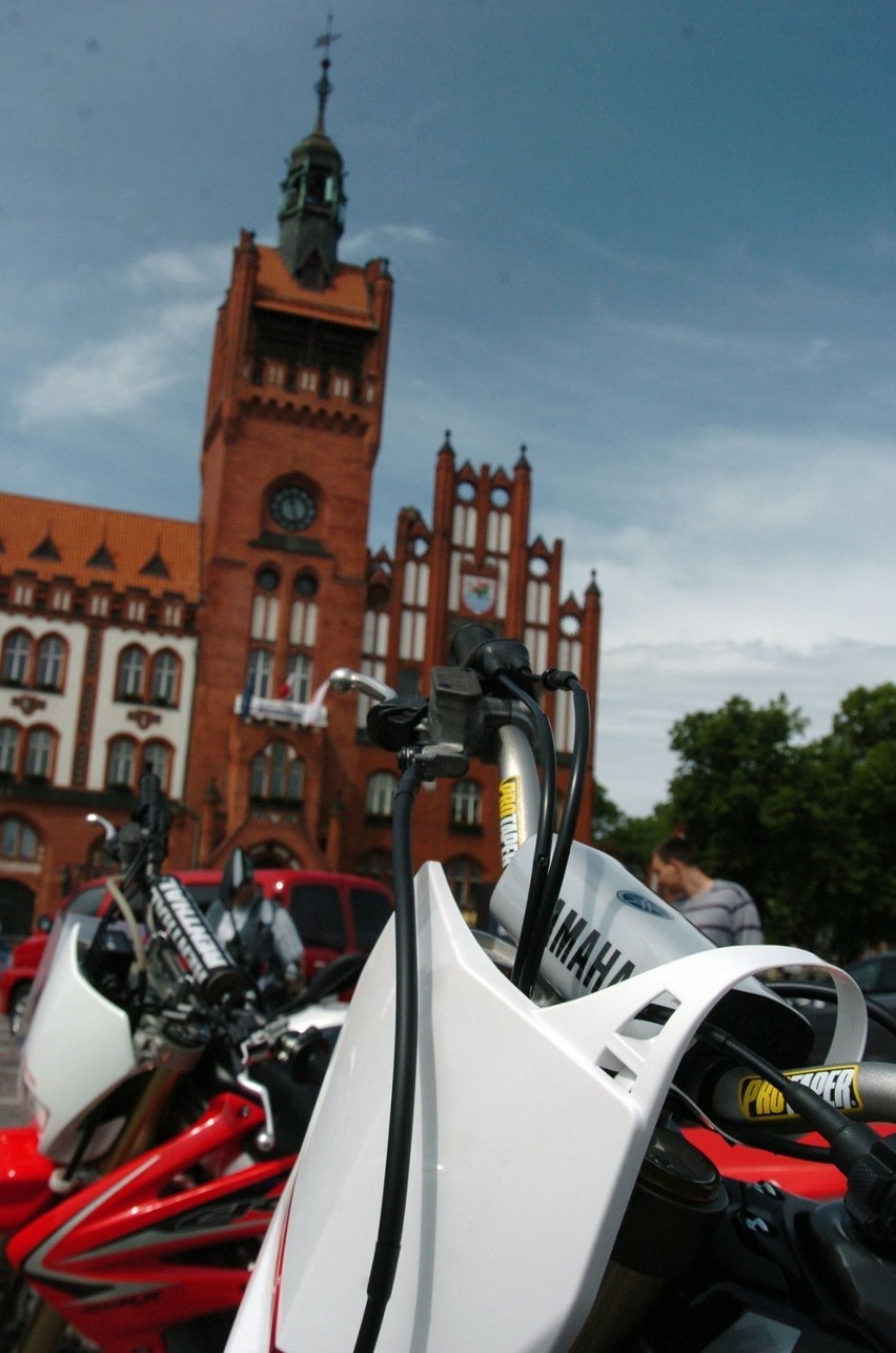 Forum Motoryzacji Słupsk: Wystawa samochodów i sprzętu motoryzacyjnego [ZDJĘCIA, FILM]