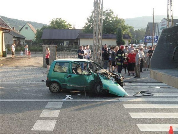 Wypadek Tęgoborze: zderzenie fiata i opla, kierowca 0,4 promila [ZDJĘCIA]