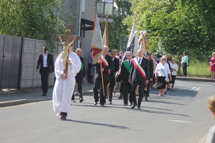 BOŻE CIAŁO: Uroczysta procesja w Kobylinie [ZDJĘCIA]