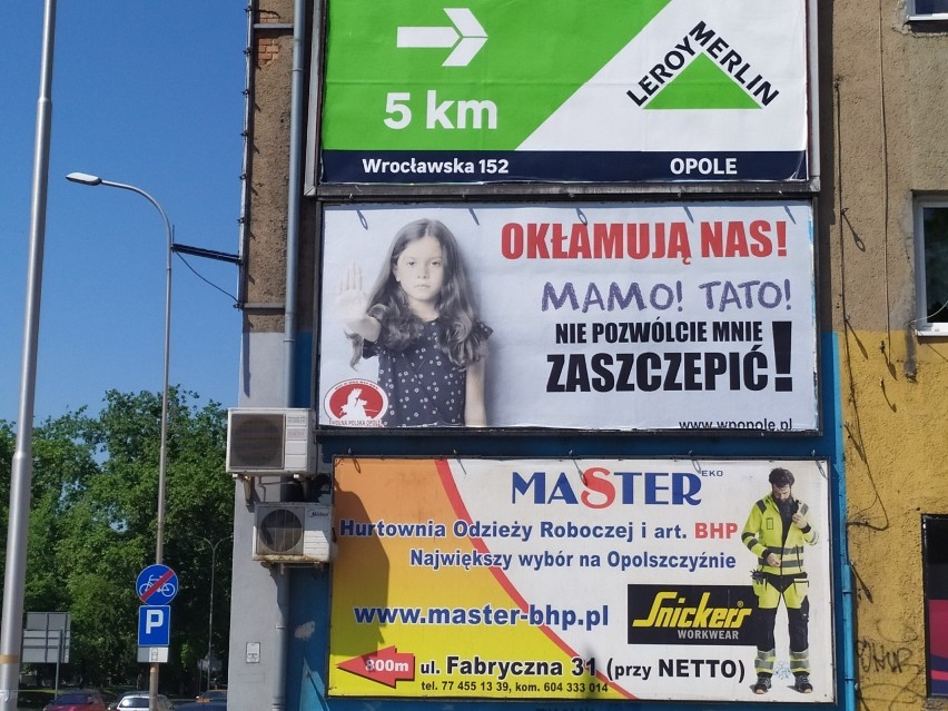 Za akcją plakatową w naszym mieście stoi grupa Wolna Polska...
