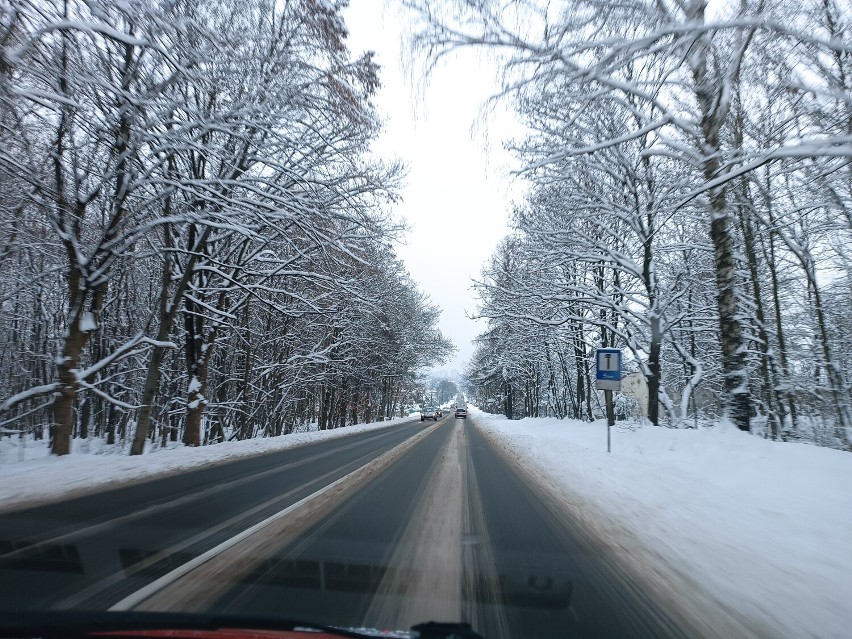 Co przyniósł pierwszy tydzień opadów śniegów w Tarnowskich Górach? Czy zima zaskoczyła kierowców? Sprawdź statystki