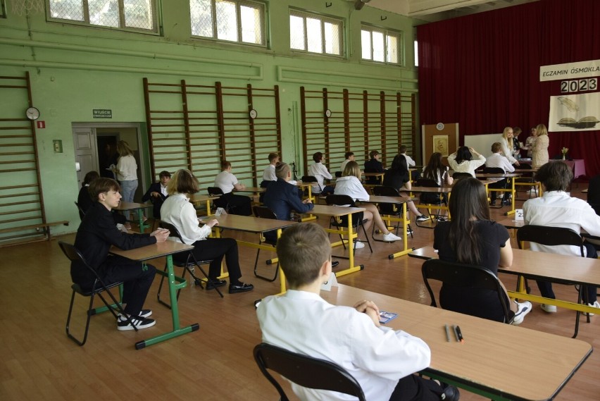 Wśród ósmoklasistów, którzy przystąpili dziś do egzaminu z języka polskiego są uczniowie Szkoły Podstawowej nr 1 w Skierniewicach