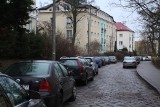 Gdynia: Płatne parkowanie na Kamiennej Górze podzieliło mieszkańców. Jest jakieś wyjście?