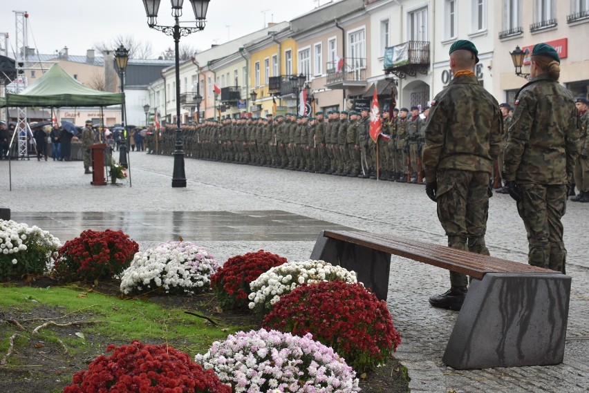 Święto Niepodległości w Chełmie skąpane w deszczu. Zobacz zdjęcia