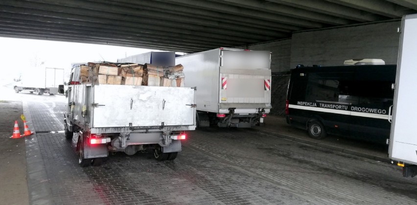 ITD Gniezno: za ciężkie transporty drewna - kierowcy dostali...