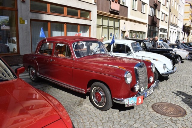 Na placu Kościuszki w Łęczycy podziwiać będzie można zabytkowe pojazdy