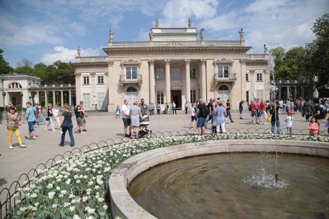 Piknik na trawie i zabawy dla całej rodziny. Spędźcie ostatnią wakacyjną niedzielę w Łazienkach Królewskich