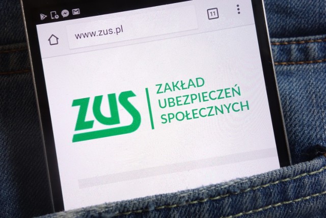 Pracownicy ZUS apelują o korzystanie ze strony internetowej (www.zus.pl), na której – jak zapewniają – publikowane są na bieżąco odpowiedzi na wszystkie najczęściej zadawane pytania.