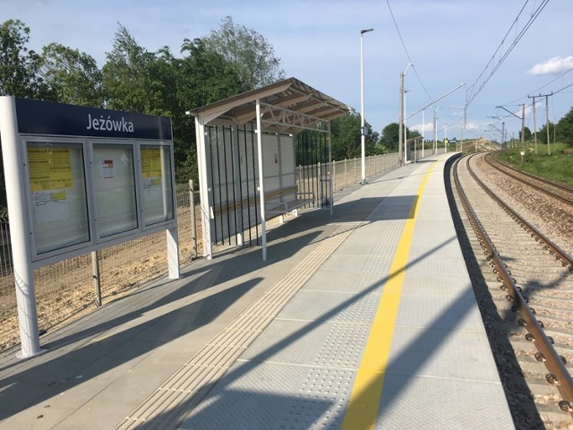 Nowe przystanki zapewnią podróżnym wygodne i bezpieczne wsiadanie oraz wysiadanie z pociągów na stacji.