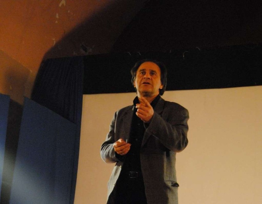 Bronisław Wrocławski wypełnił kinową salę w Poraju