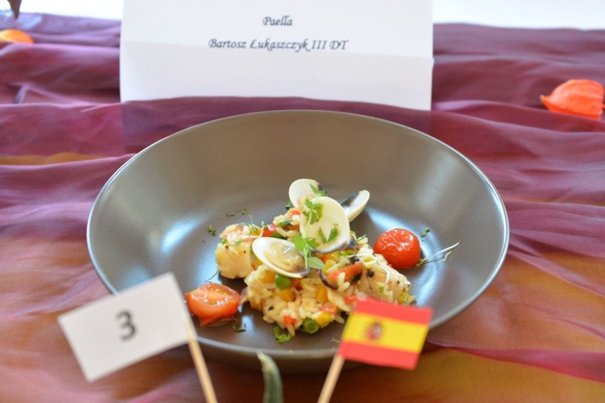 Jacek Kiełb smakował hiszpańskie dania w Zespole Szkół Przemysłu Spożywczego (WIDEO, zdjęcia)