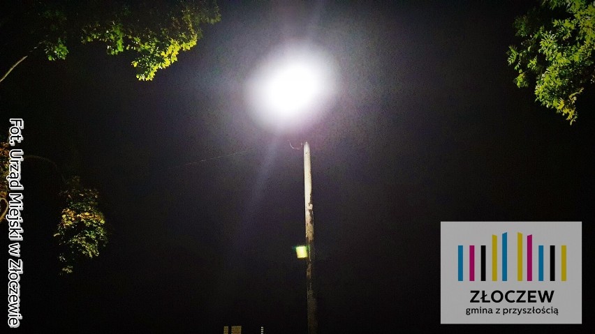 Nowe oświetlenie uliczne jest montowane w Złoczewie. Lampy są instalowane przy ul. Błaszkowskiej ZDJĘCIA
