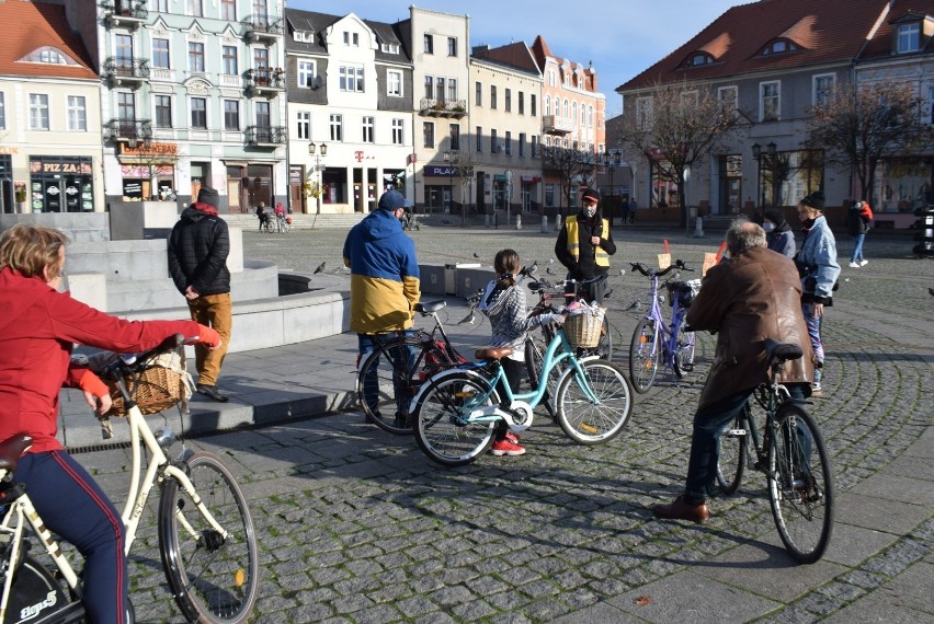 Protest kobiet Gniezno. „Rowerem po prawa kobiet” zgromadziło kilkadziesiąt osób [FOTO, FILM]