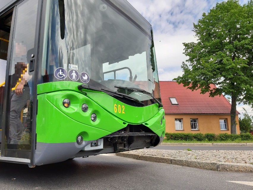 Awaria autobusu elektrycznego w Szczecinku. Pojazd trzeba było holować [zdjęcia]