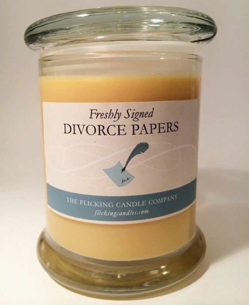 Świeca o zapachu papierów rozwodowych