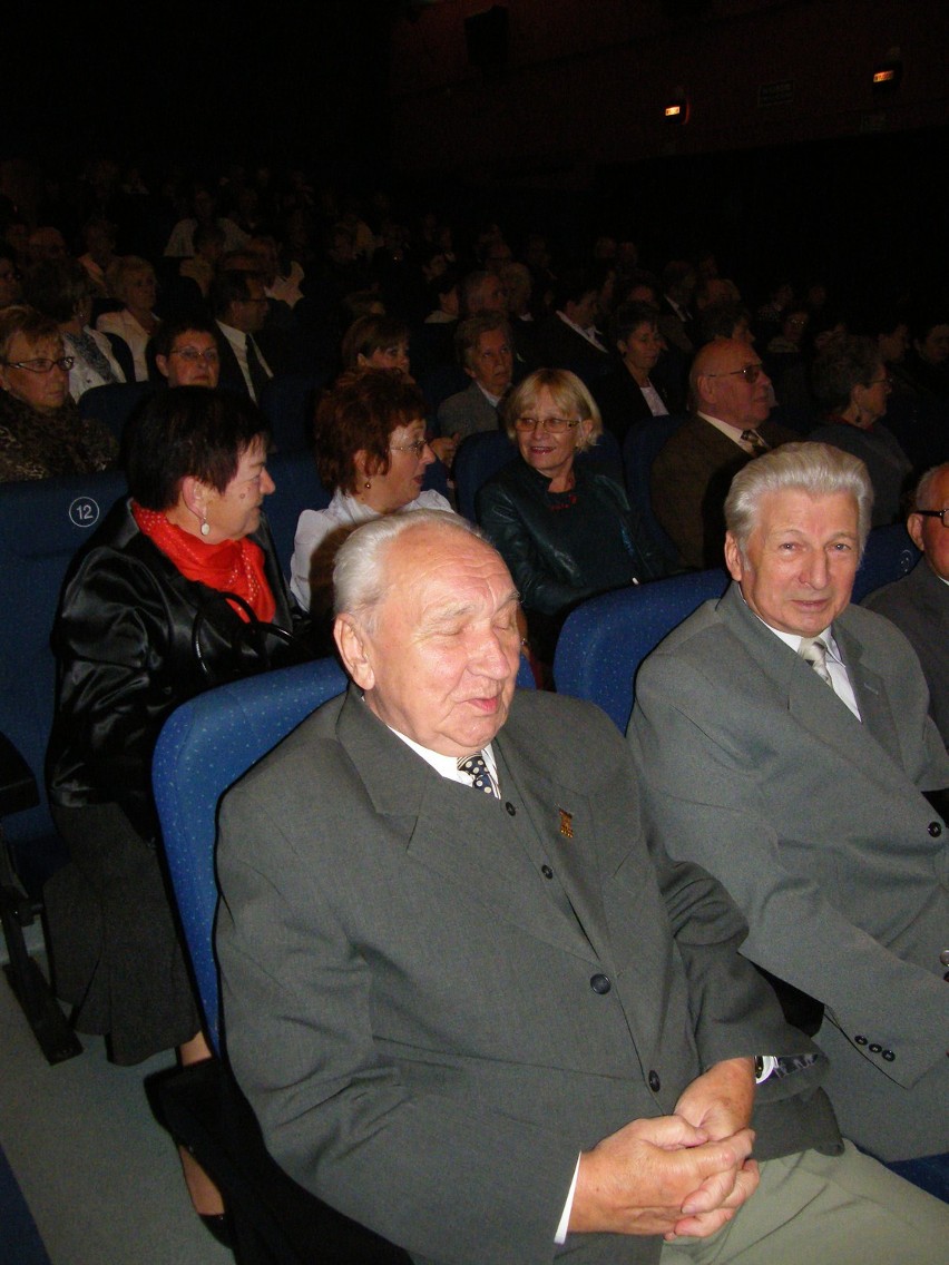 PLESZEW - Powiało uniwersytetem - rektor Uniwersytetu im. A. Mickiewicza na inauguracji Pleszewskiego Uniwersytetu Trzeciego Wieku - przeczytaj relację 