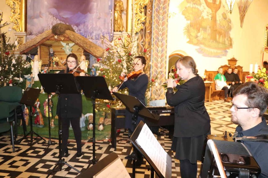 Koncert kolęd w klasztorze oo. franciszkanów w Radziejowie.