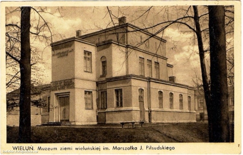 Lata 1930-1938 - Muzeum ziemi wieluńskiej im. Marszałka J....
