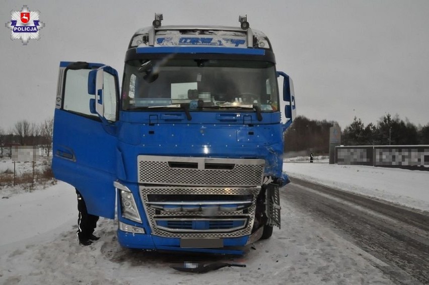 Wypadek w Rzeczycy: tir zderzył się z osobówką. Wypadek...