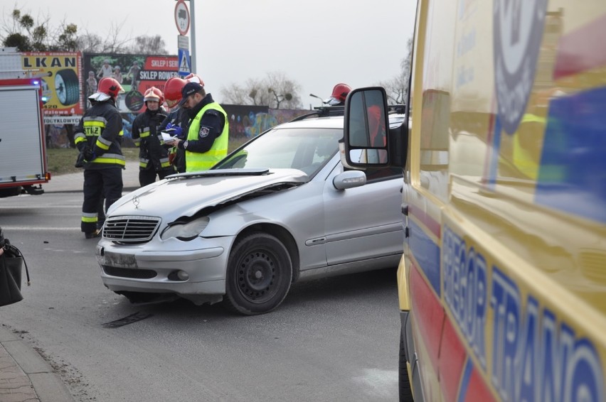 W Śremie: poranny wypadek na skrzyżowaniu ul. Grunwaldzkiej...