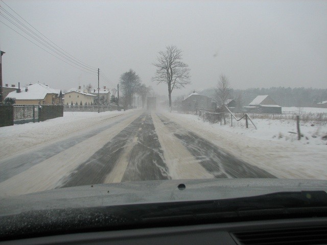 Droga wojewódzka w Sośnicy koło Woźnik