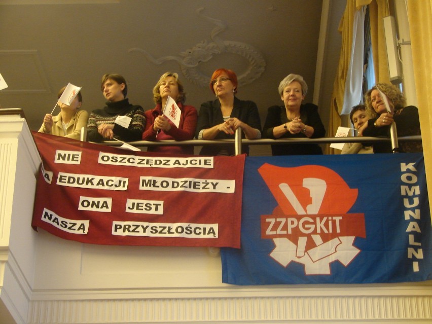 Protest przeciwko likwidacji szkół w Łodzi