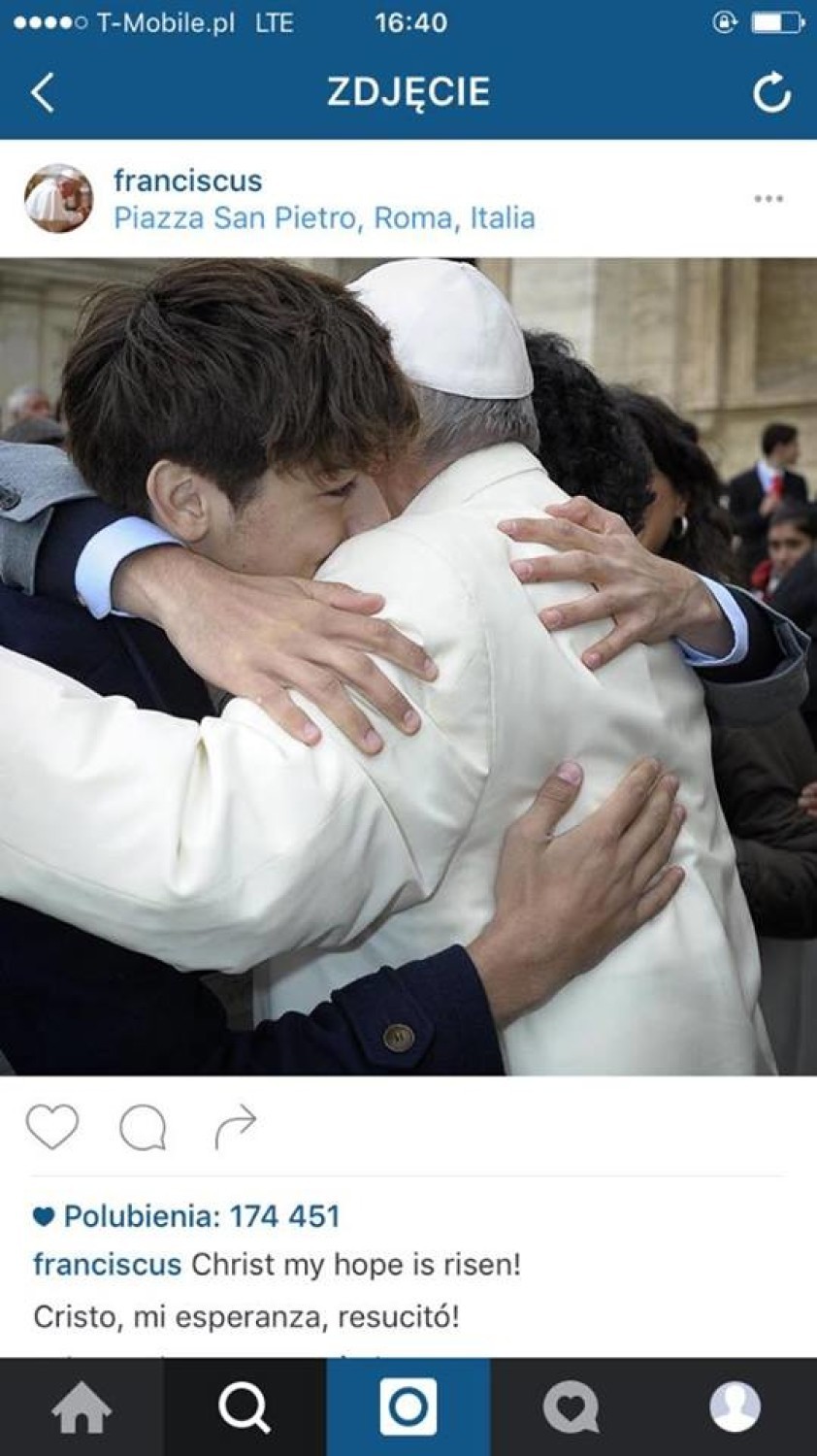 Papież Franciszek coraz prężniej działa na Instagramie....