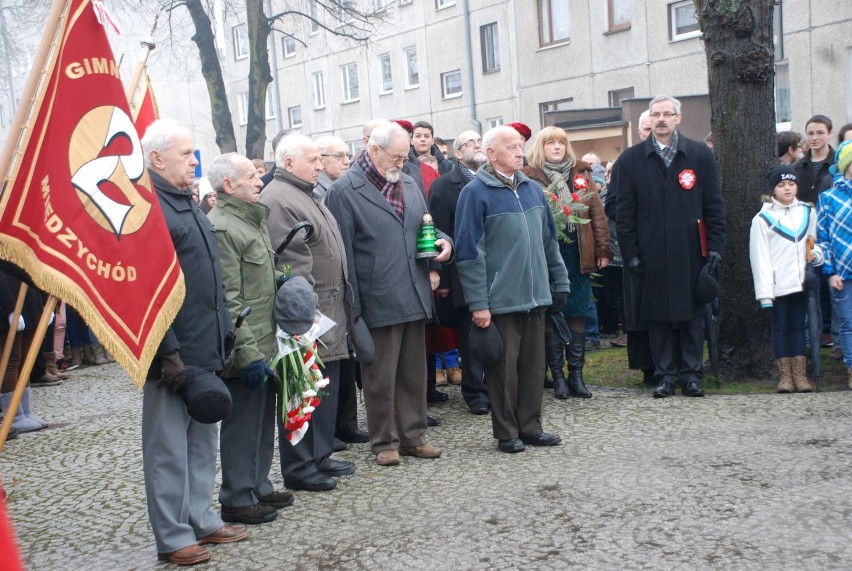 Obchody pod pomnikiem w Międzychodzie