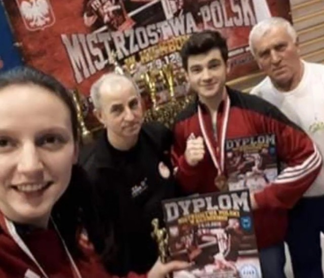 Zawodnicy Prosny Kalisz wywalczyli dwa medale podczas Mistrzostw Polski w Oriental Rules juniorów młodszych, starszy i seniorów oraz Mistrzostwa Polski w Kick Light Masters, które odbyły się w Starachowicach.