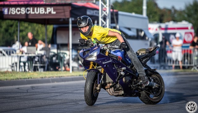 Wyścigi samochodowe na 1/4 mili w Częstochowie. Były też motocykle!