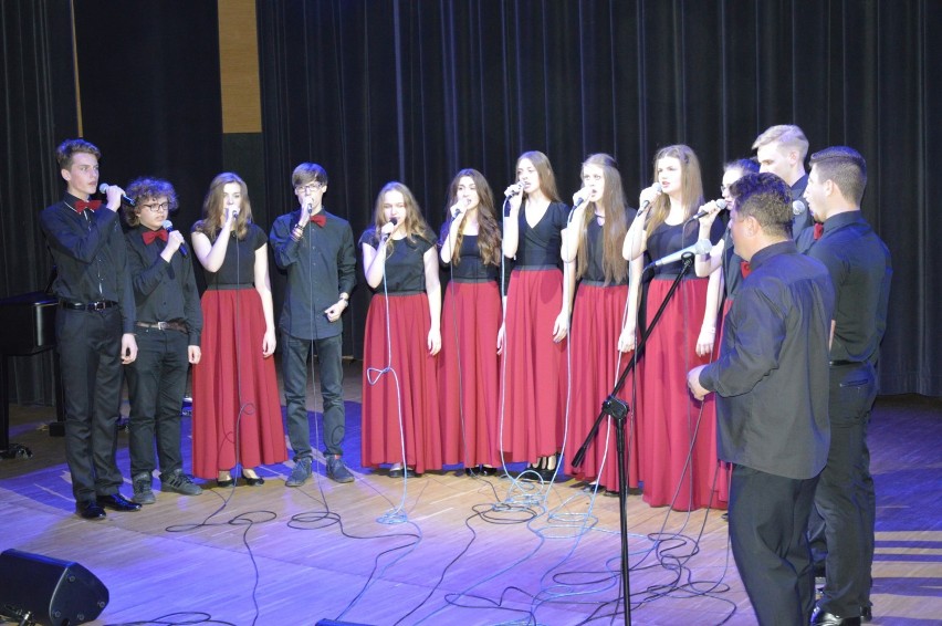 Koncert doroczny uczniów szkoły muzycznej w Zduńskiej Woli [zdjęcia]