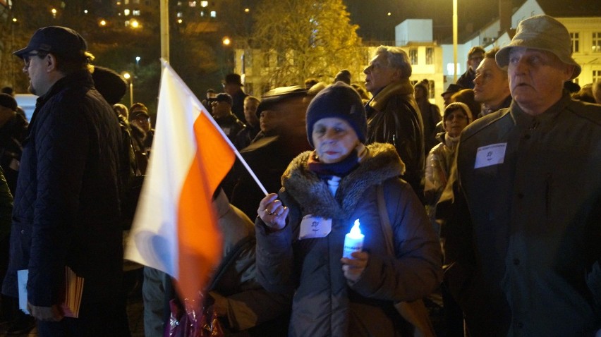 Łańcuch Światła w Bydgoszczy. Protest przeciwko reformie sądownictwa [zdjęcia, wideo]
