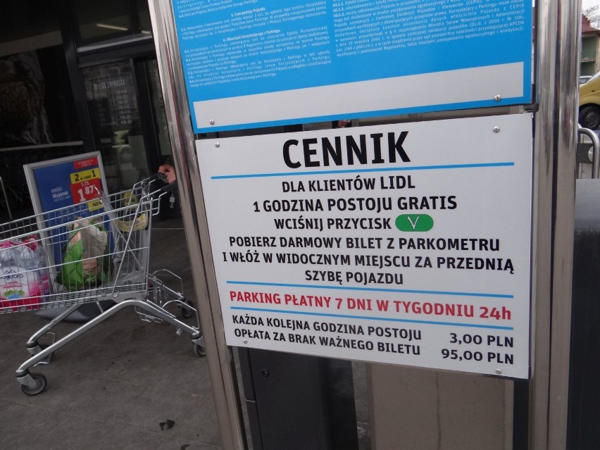 Płatne parkowanie przy markecie Lidl w Wieluniu 