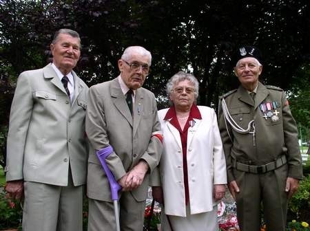 Czworo spośród piątki tczewskich powstańców. Od lewej Wiesław Bliszczak, Mieczysław Polewicz, Irena Żołnierowicz i Henryk Handke.