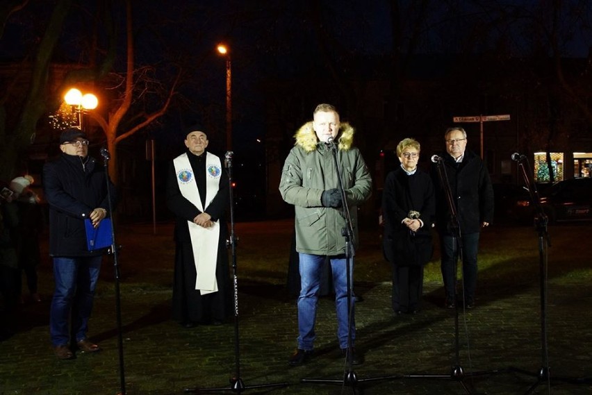 Spotkanie świąteczne na placu Kościuszki w Opocznie. Opoczyńskie podzieliło się chlebem [zdjęcia]