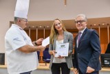 Karolina Piechocińska, zwyciężczyni w kategorii Kelner Roku  w plebiscycie "Dziennika Bałtyckiego" Mistrzowie Smaku