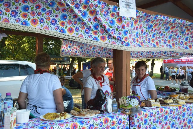 Na pikniku smakołykami kusiły Koła Gospodyń Wiejskich