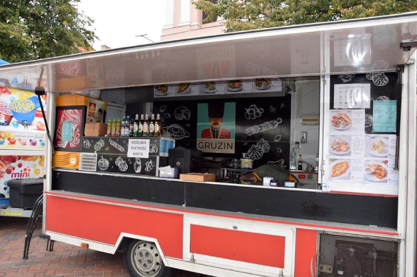 Dzisiaj rozpoczął się II Zlot Foodtrucków w Chodzieży (ZDJĘCIA)