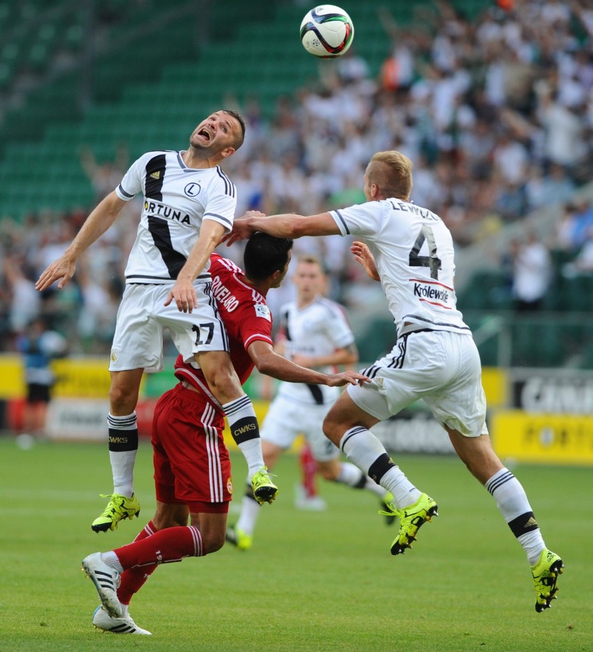 Legia Warszawa - Wisła Kraków. Wojskowi zagrają w mikołajki...