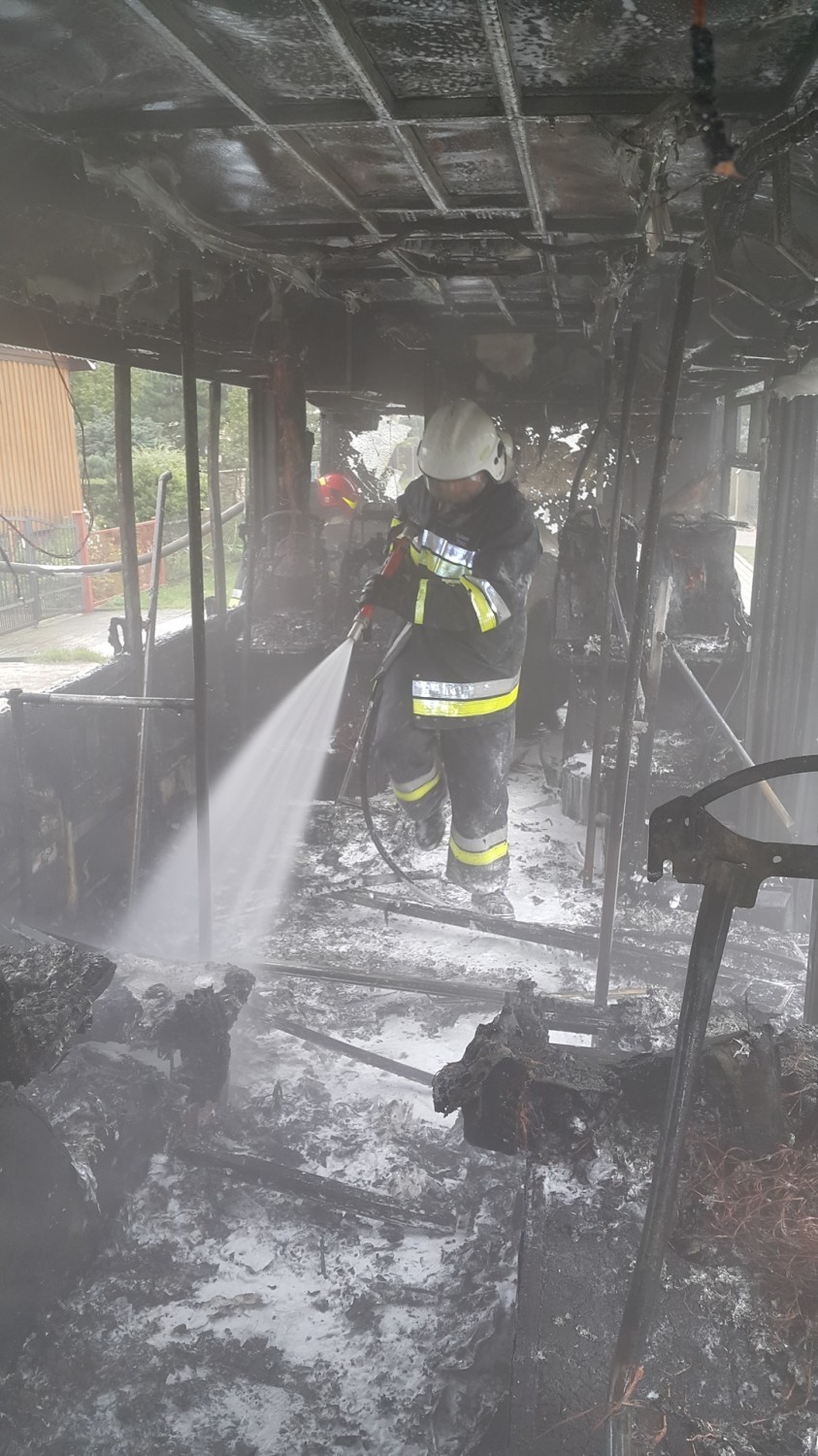 Olkusz. Spłonął miejski autobus. "Palił się jak pochodnia" [ZDJĘCIA]