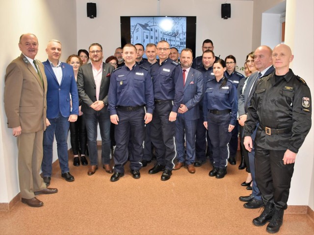 Nowym komendantem posterunku policji w Lubsku mianowano oficjalnie nadkomisarza Krystiana Szylkę