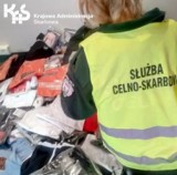 Kilkaset sztuk podrobionej odzieży na targowisku w Sierakowicach