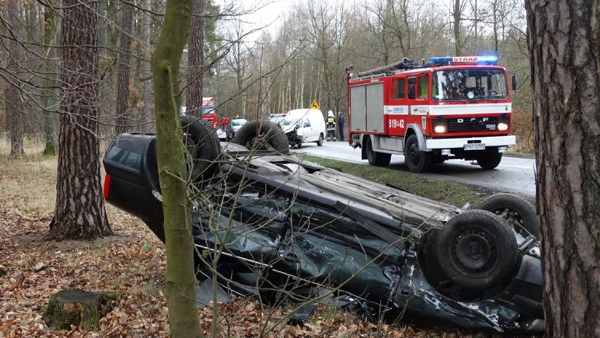 Poważny wypadek. 3 osoby ranne