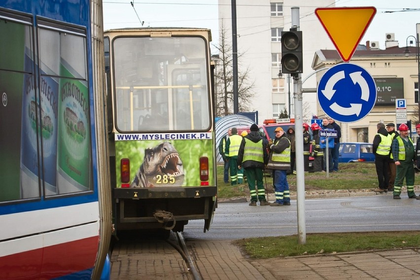 Bydgoszcz: Zderzenie tramwajów na rondzie Jagiellonów...